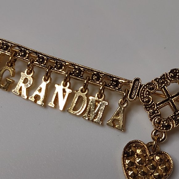 Grandma Key And Heart Vintage Gold Tone Dangle Brooch - Picture 6 of 14